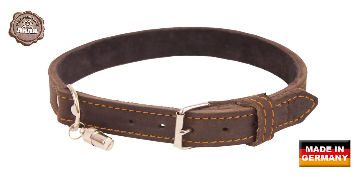 Halsband genietet aus Ölleder